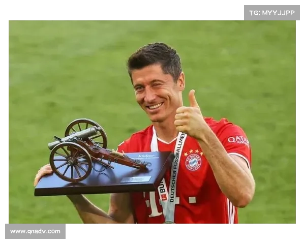 从无人问津到金靴传奇:莱万逆袭成名背后的关键转折重要篇章故事 从无人问津到金靴传奇:莱万逆袭成名背后的关键转折重要篇章故事